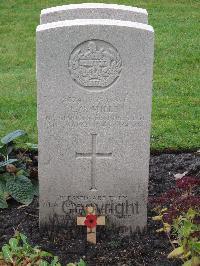 Berlin 1939-1945 War Cemetery - Mills, Ernest Goldstone